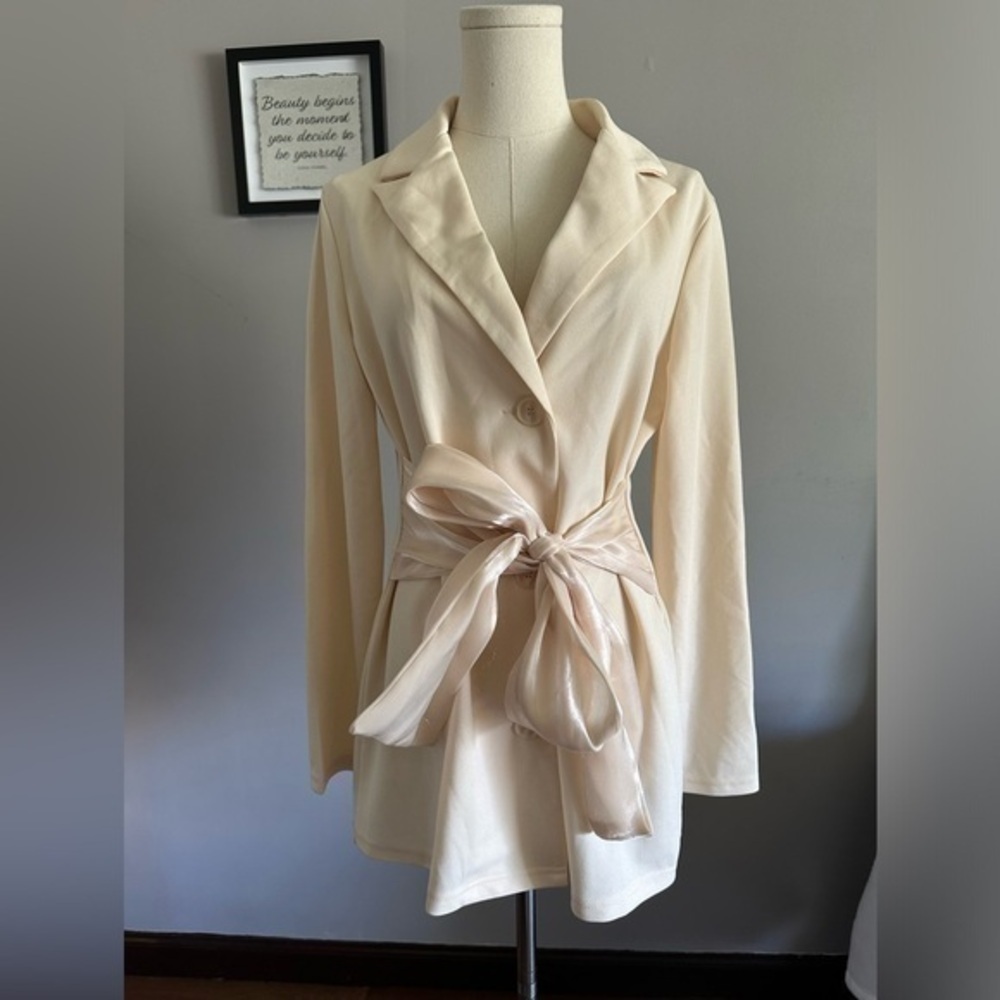 Cream Bow Coat - Picture 2 of 7